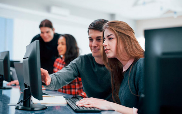 AEBALL i el Centre d’Estudis Joan XXIII col·laboren per apropar el talent digital a les empreses del territori