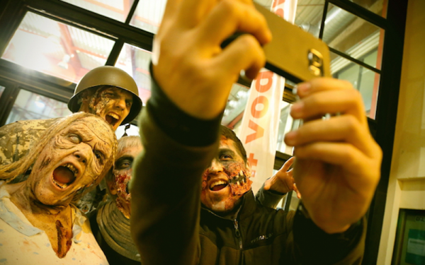 ànecblau se transforma en el 'Templo de los huesos' con el regreso del Survival Zombie