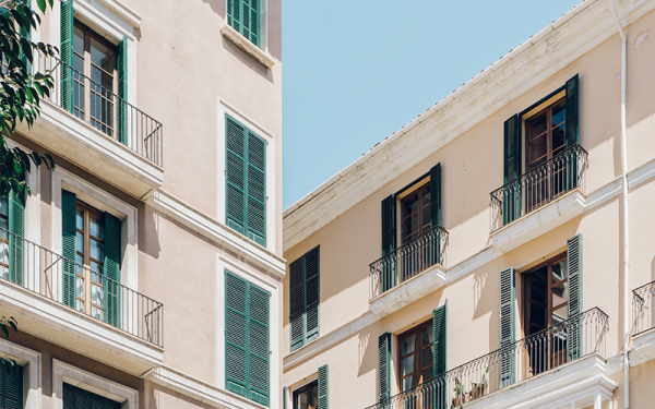 Img Cauen les operacions immobiliàries un 8,1% en el primer trimestre a L'Hospitalet i el Baix Llobregat 34