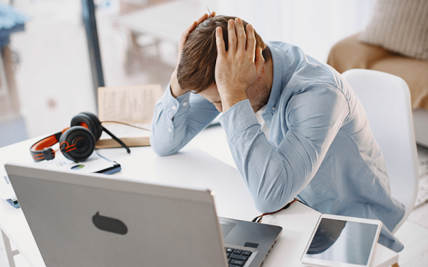 Com gestionar el tecnoestrés laboral amb intel·ligència emocional?