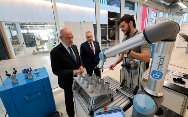El Conseller d'Unió Europea i Acció Exterior de la Generalitat de Catalunya, Jaume Duch, visita el DFactory Barcelona