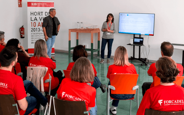 FORCADELL participa en una acció de voluntariat per prevenir el sensellarisme juvenil