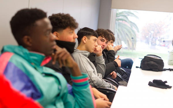 Grandes empresas de Barcelona se unen para frenar el abandono escolar