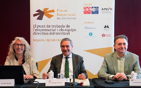Lourdes Borrell, alcaldessa de Sant Feliu de Llobregat, aposta per “la formació, l’empresa i l’ocupació” per un territori competitiu