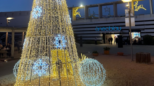 Papá Noel, el elfo y el Paje Real: comienzan las visitas mágicas de Navidad en ànecblau