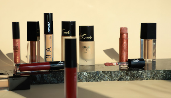 Quadpack presenta una gama completa de envases dip-in, con frascos, tapones y aplicadores fabricados con materiales reciclables