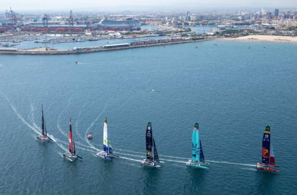 SailGP Valencia 2026: Leyton vive el estreno del gran premio de España junto a sus clientes