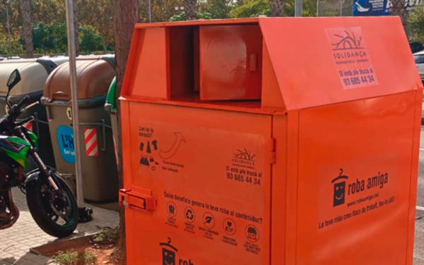 Solidança inicia la recollida tèxtil a l’Hospitalet amb 50 nous contenidors