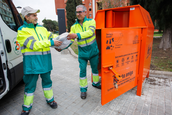 Solidança recull 5,8 milions de quilos de roba el 2025 i crea 101 llocs de treball d’inserció en un context de crític del sector